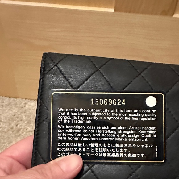 CHANEL Black Quilted Leather Wallet - Picture 15 of 16